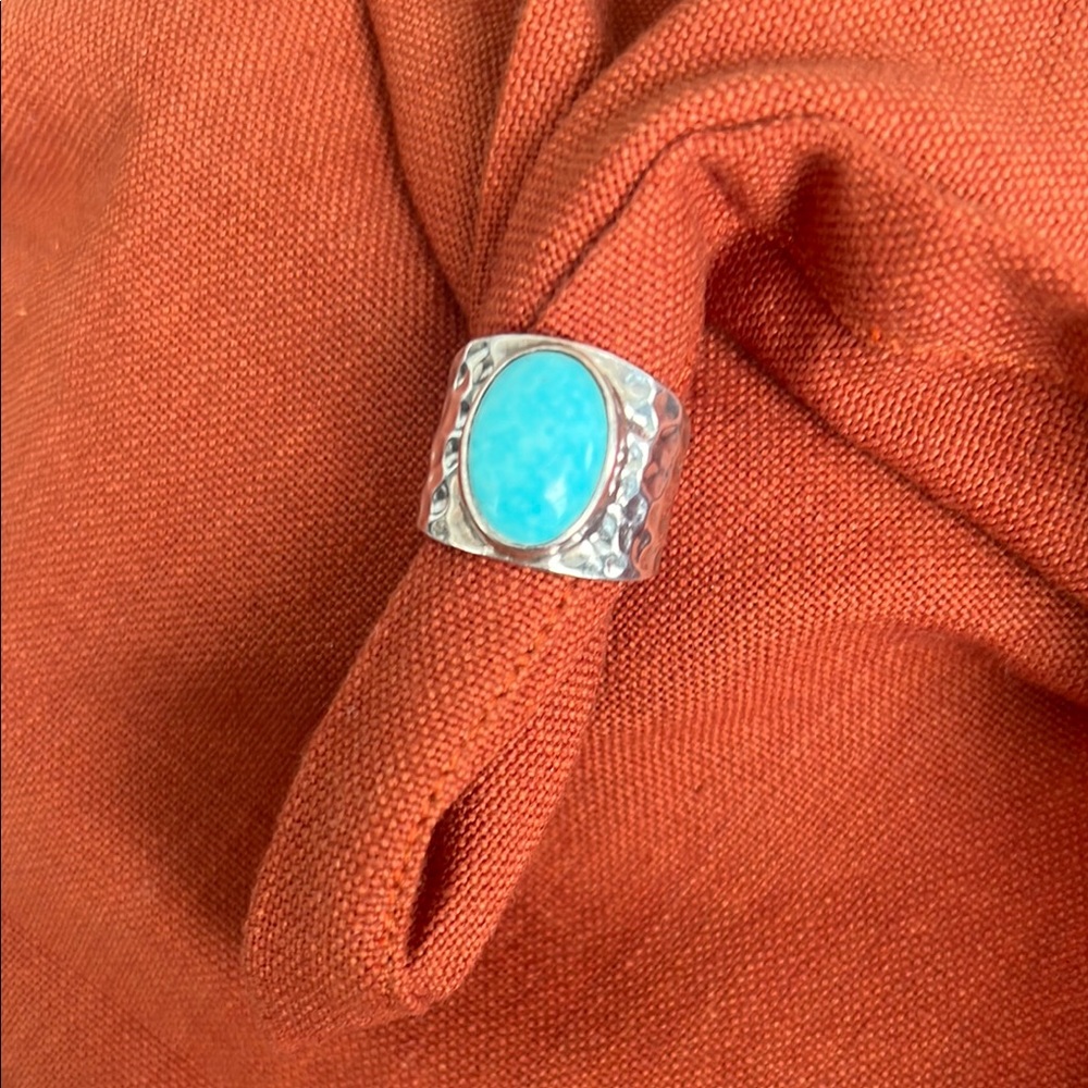 Chic 925 Sterling Silver Ring with Turquoise Accent
